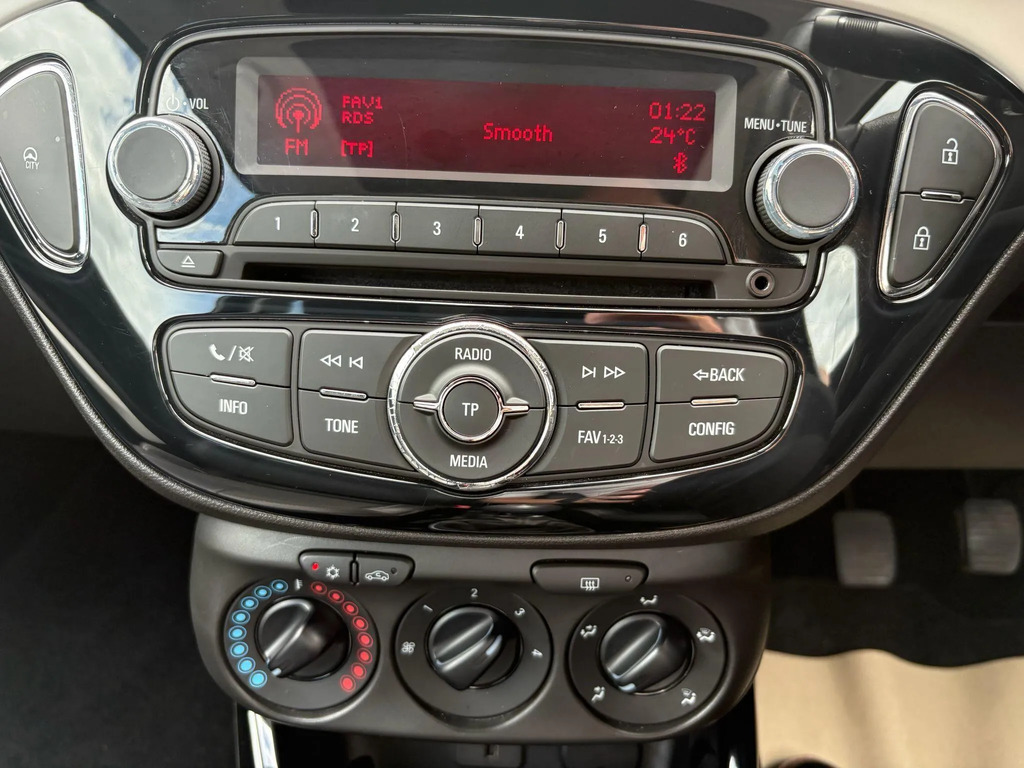 Vauxhall Adam Hatchback 2014 Vauxhall Adam 1.2 16V Glam M White #27