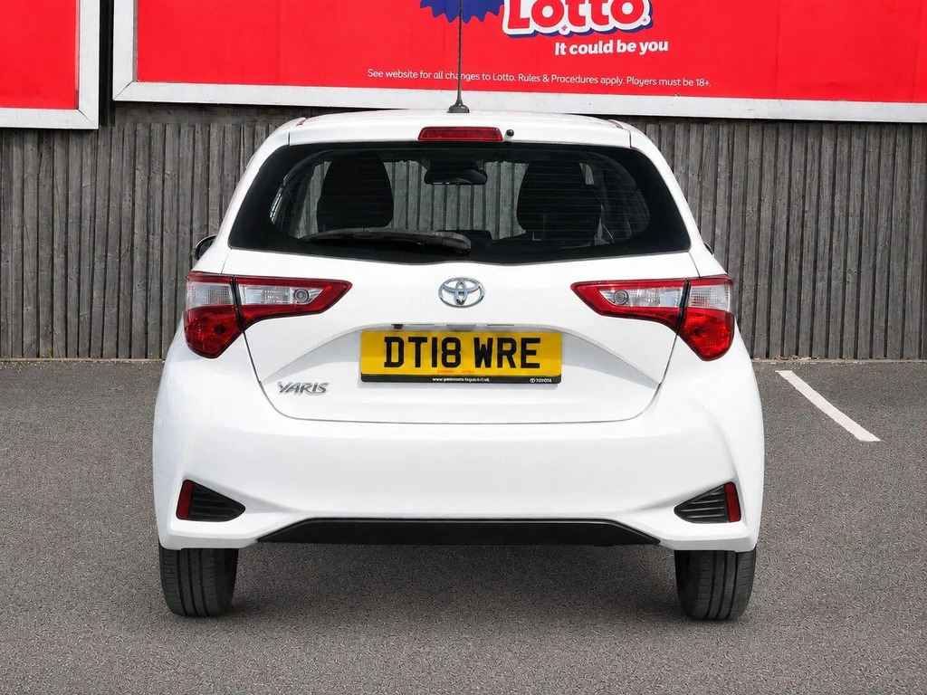Toyota Yaris 1.5 Vvt-i Icon  #4