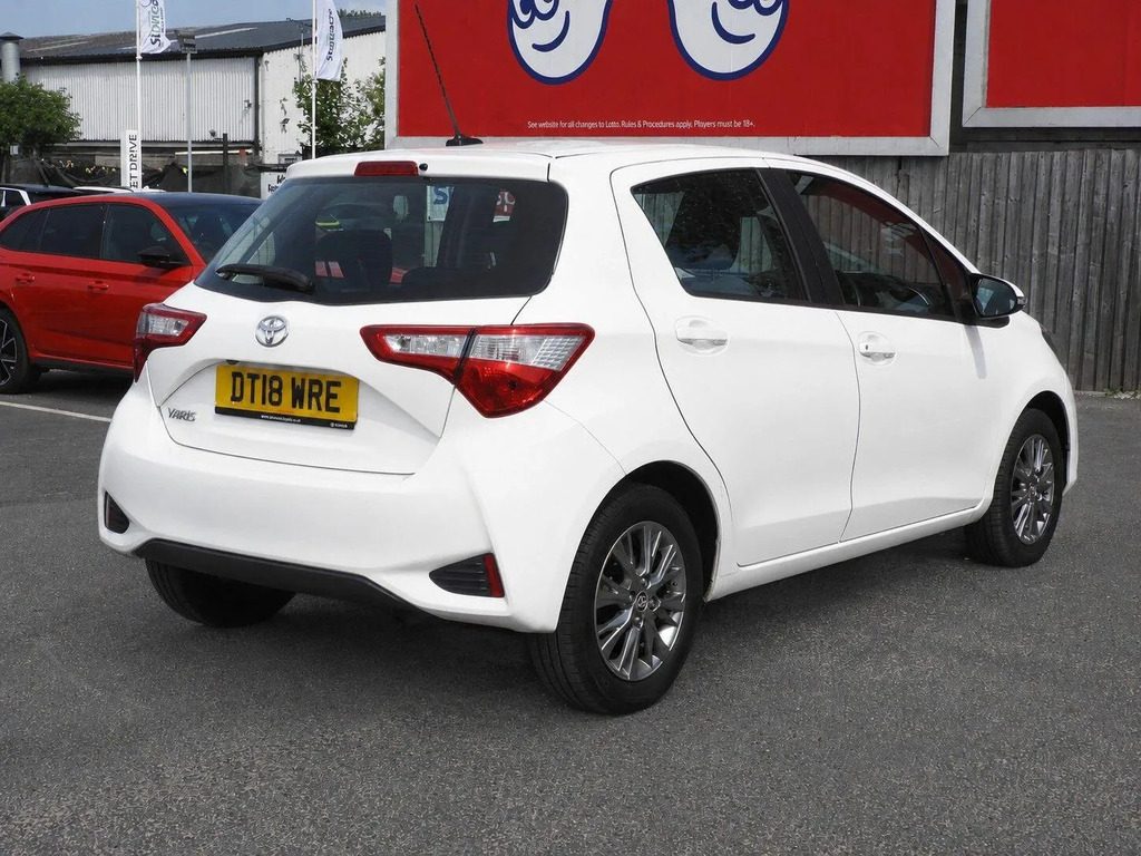 Toyota Yaris 1.5 Vvt-i Icon  #3