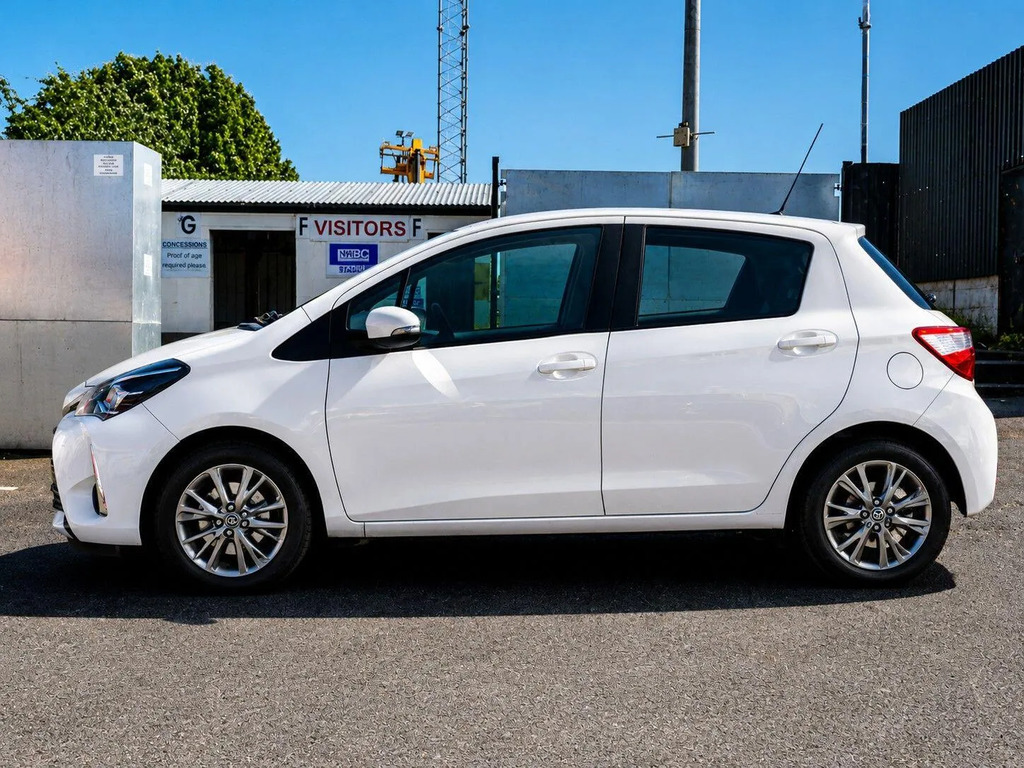 Toyota Yaris 1.5 Vvt-i Icon  #6