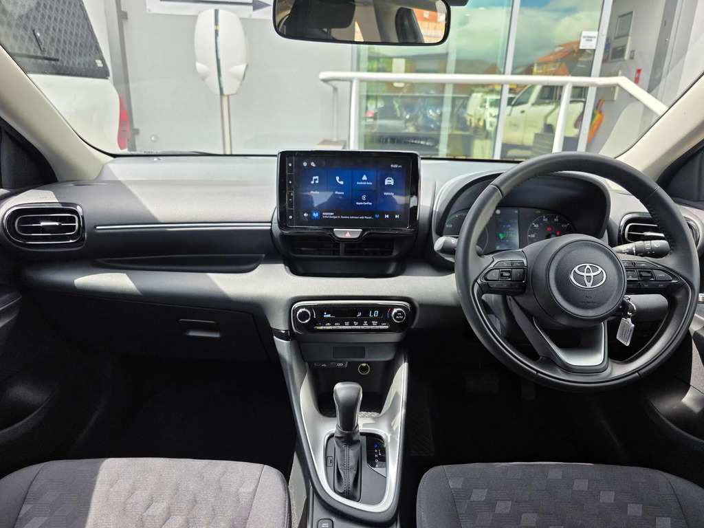 Toyota Yaris 1.5 Hybrid Icon Cvt  #5