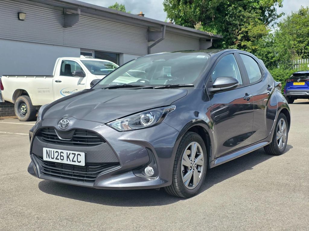 Toyota Yaris 1.5 Hybrid Icon Cvt  #3