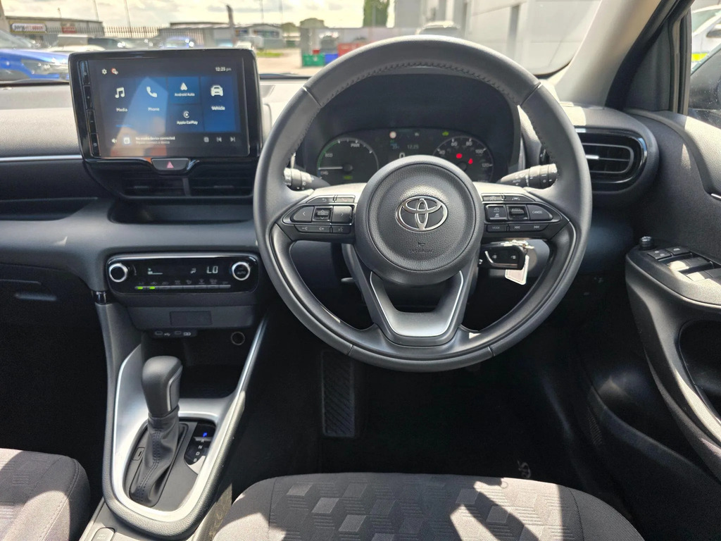 Toyota Yaris 1.5 Hybrid Icon Cvt  #6