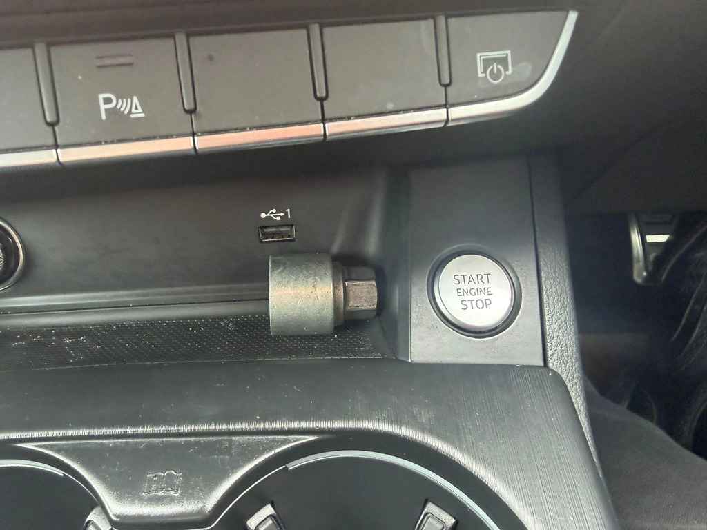 Audi A4 Avant 2.0 Avant Tdi Ultra Sport 148 Bhp Black #20