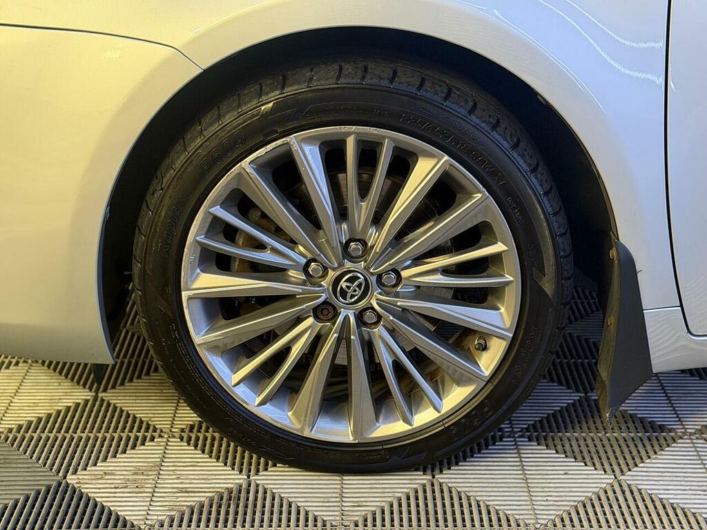 Toyota Avensis D-4d Business Edition Grey #22