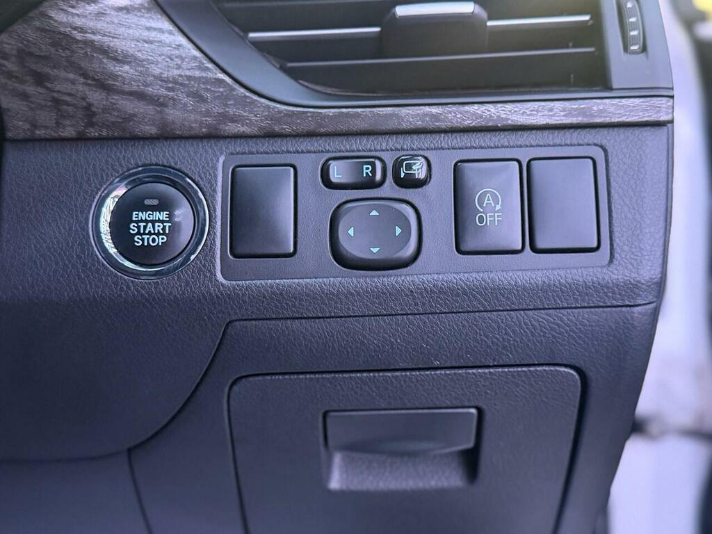 Toyota Avensis D-4d Business Edition Grey #33
