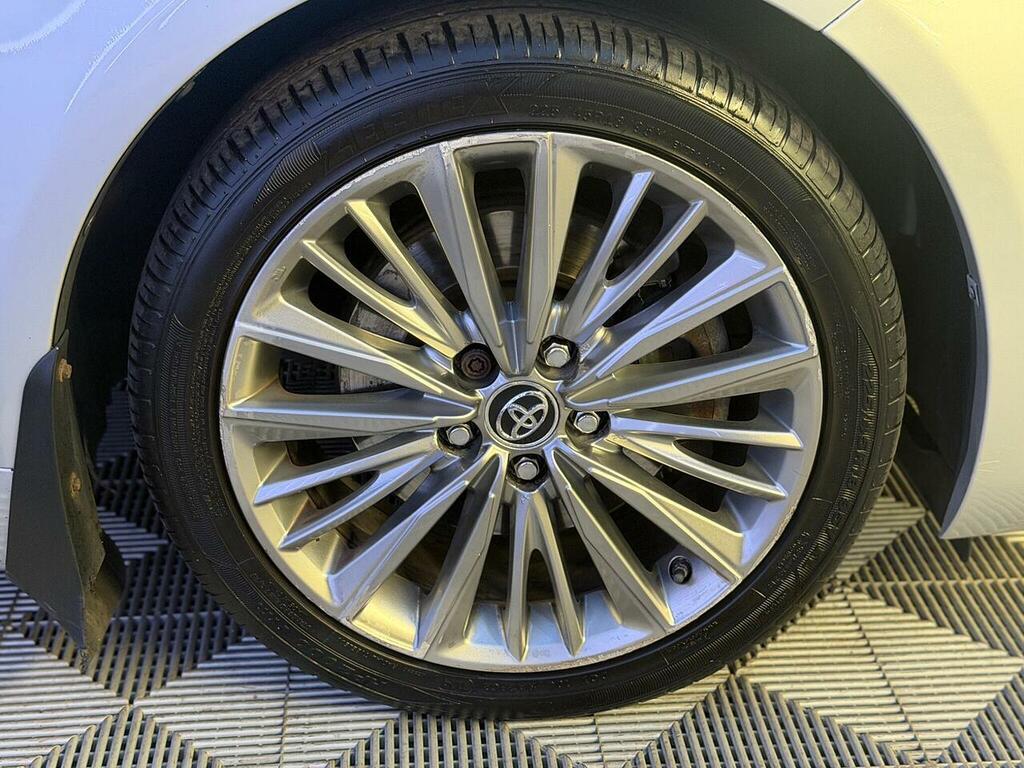 Toyota Avensis D-4d Business Edition Grey #25