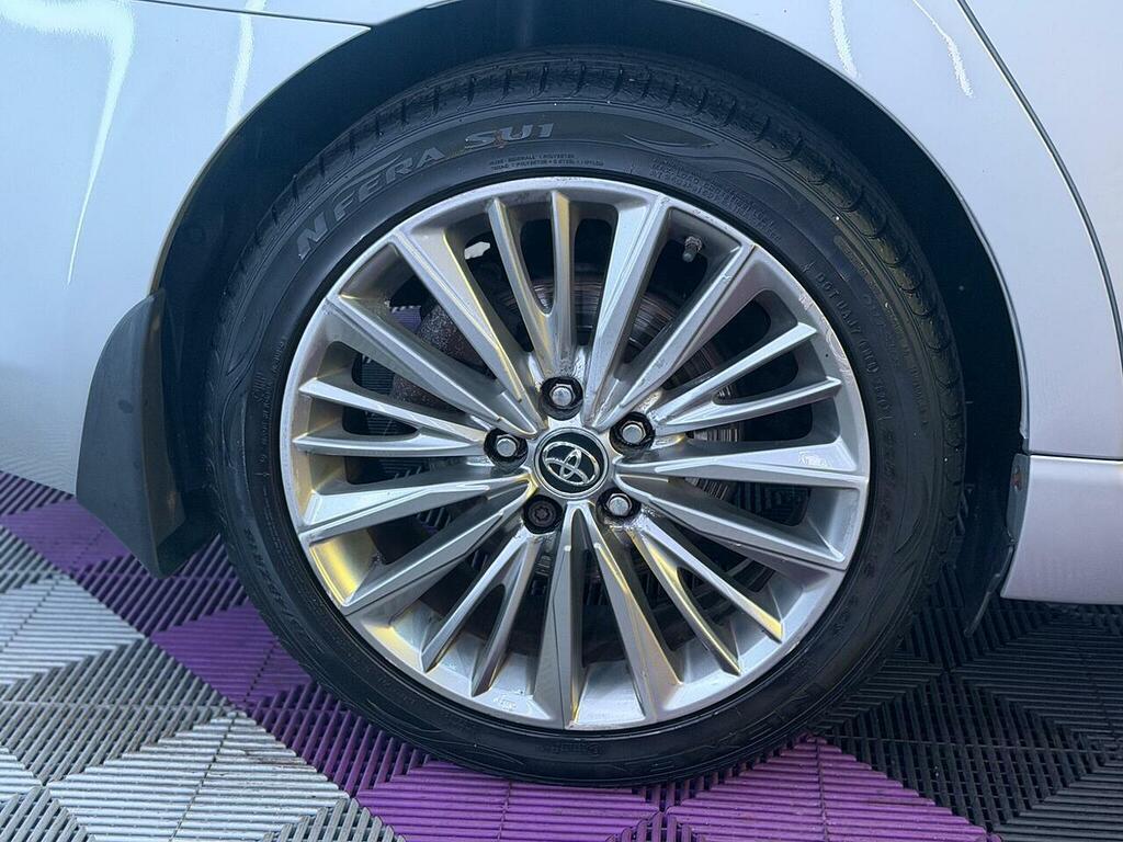 Toyota Avensis D-4d Business Edition Grey #24