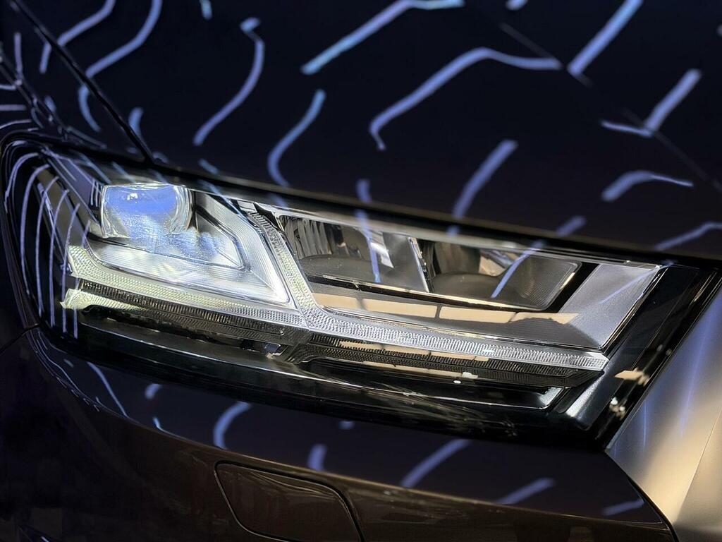 Audi Q7 4.0 Sq7 Tdi Quattro 429 Bhp Black #37