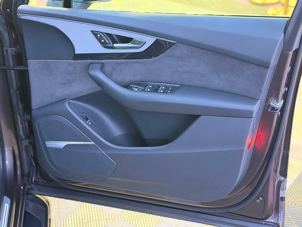 Audi Q7 4.0 Sq7 Tdi Quattro 429 Bhp Black #39
