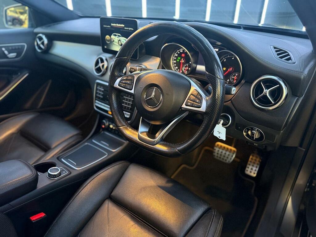 Mercedes-Benz GLA Class 2.1 Gla200d Sport Executive Suv 7G-dc Red #11