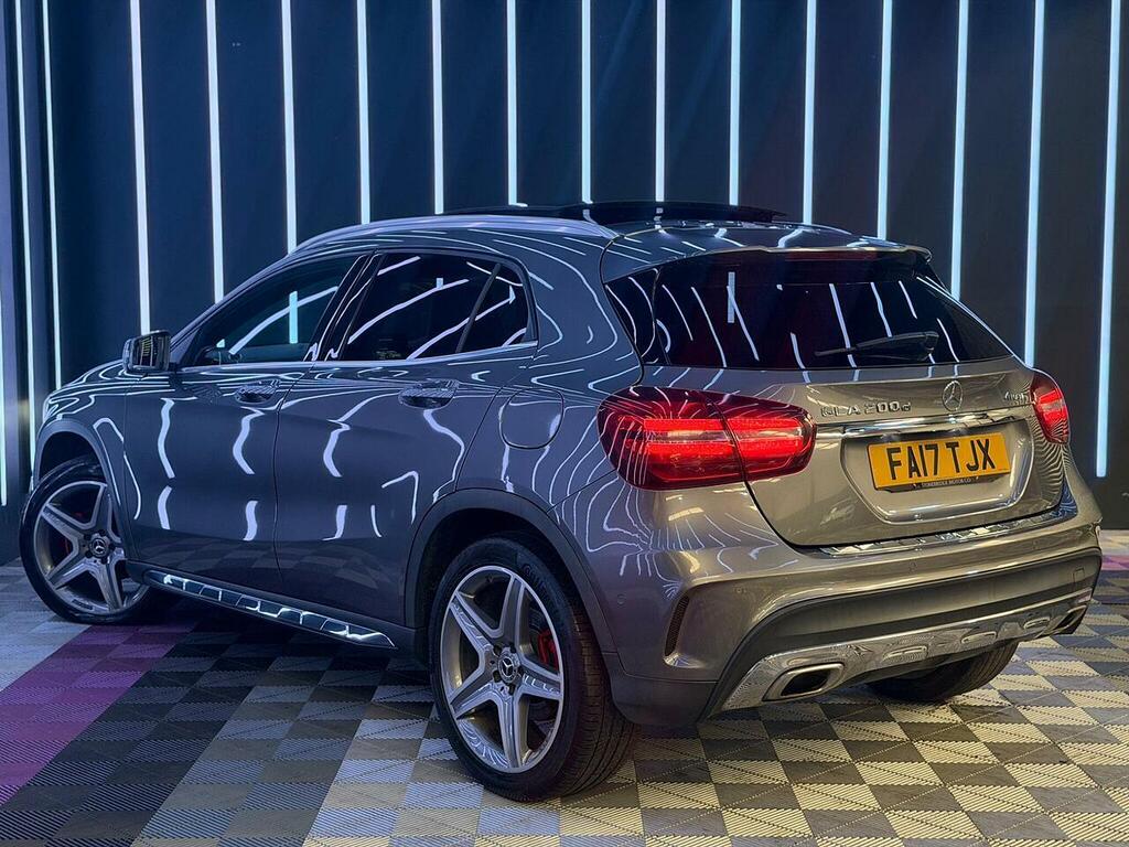 Mercedes-Benz GLA Class 2.1 Gla200d Sport Executive Suv 7G-dc Red #8