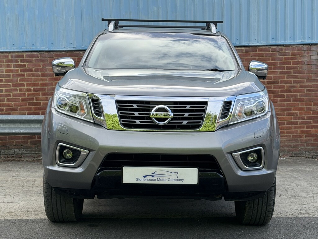 Nissan Navara  White #8