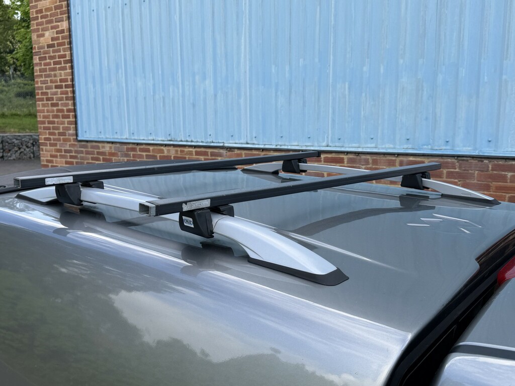 Nissan Navara  White #17