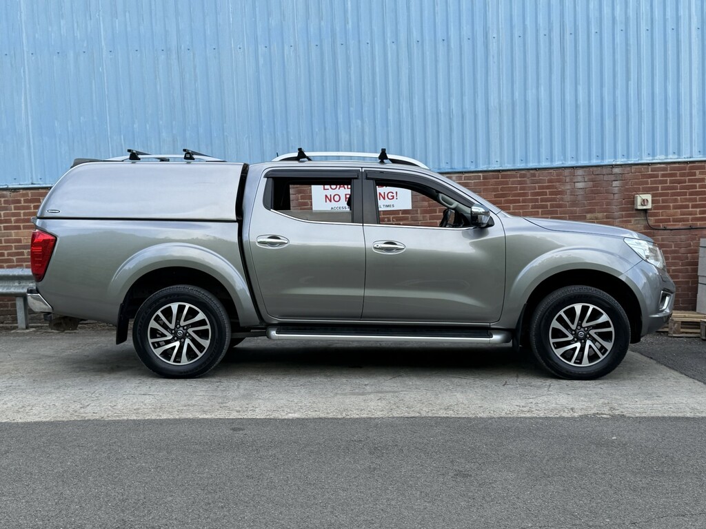 Nissan Navara  White #6