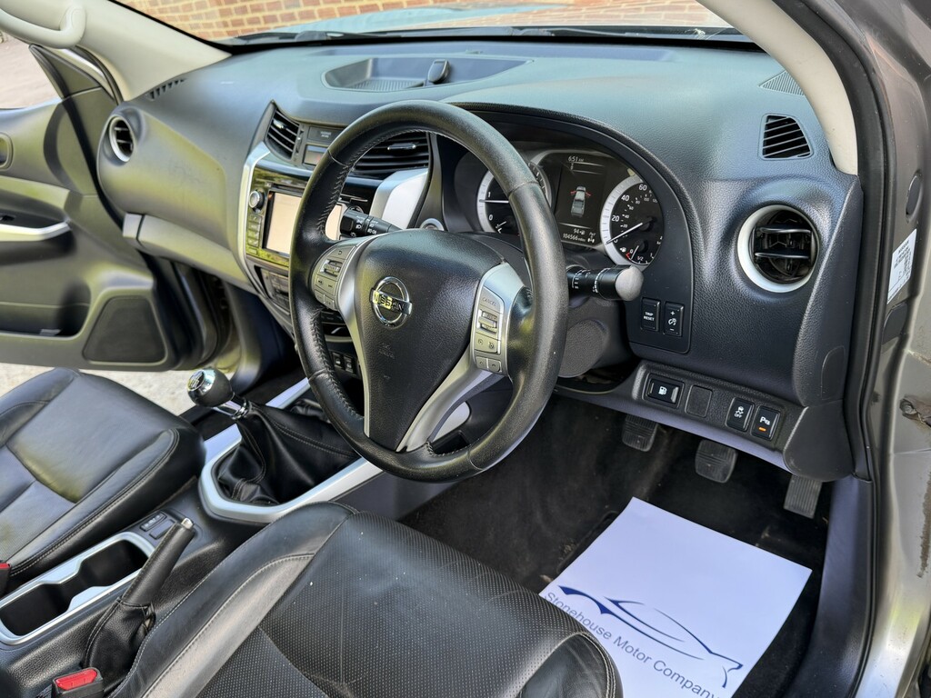 Nissan Navara  White #23
