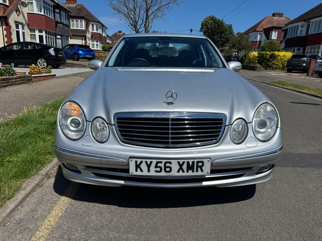 Mercedes-Benz E Class 3.0 E280 Avantgarde G-tronic Silver #2
