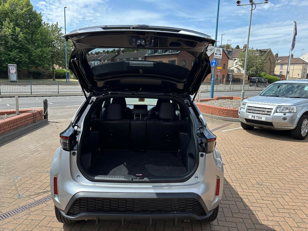 Toyota Yaris Cross 1.5 Hybrid 130 Gr Sport Cvt GJ75KRE Silver #5