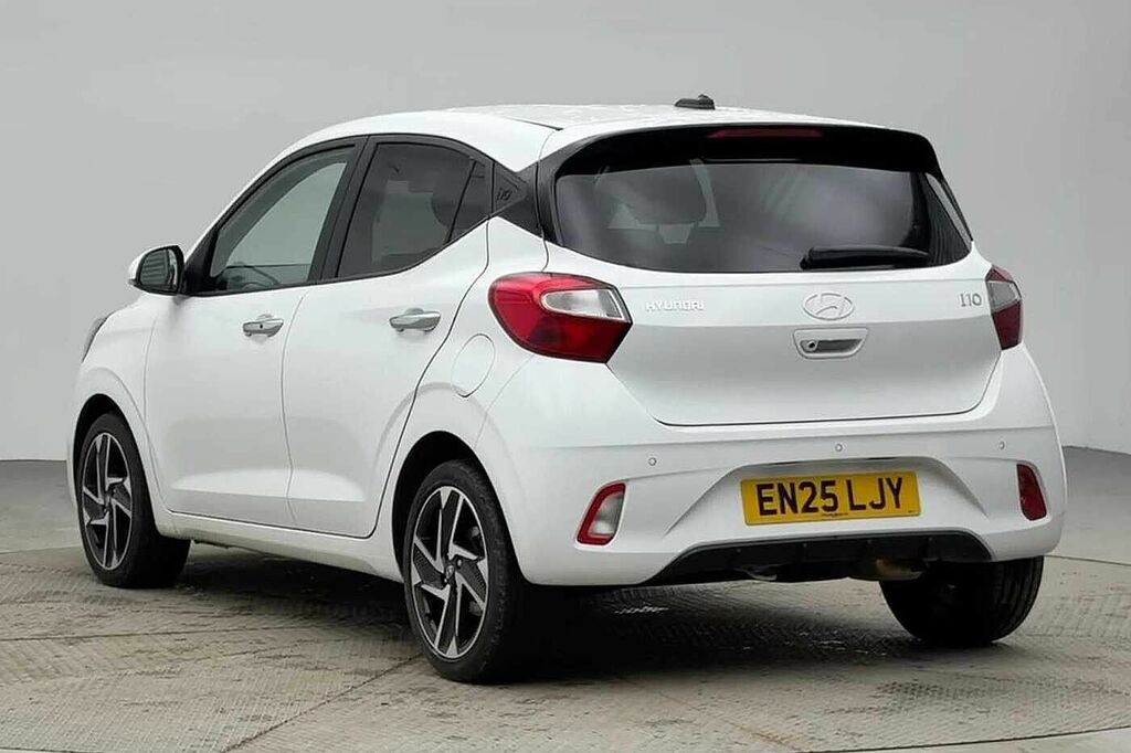 Hyundai I10 1.2 79 Premium Nav White #2