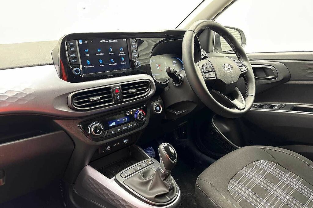 Hyundai I10 1.2 79 Premium Nav White #4