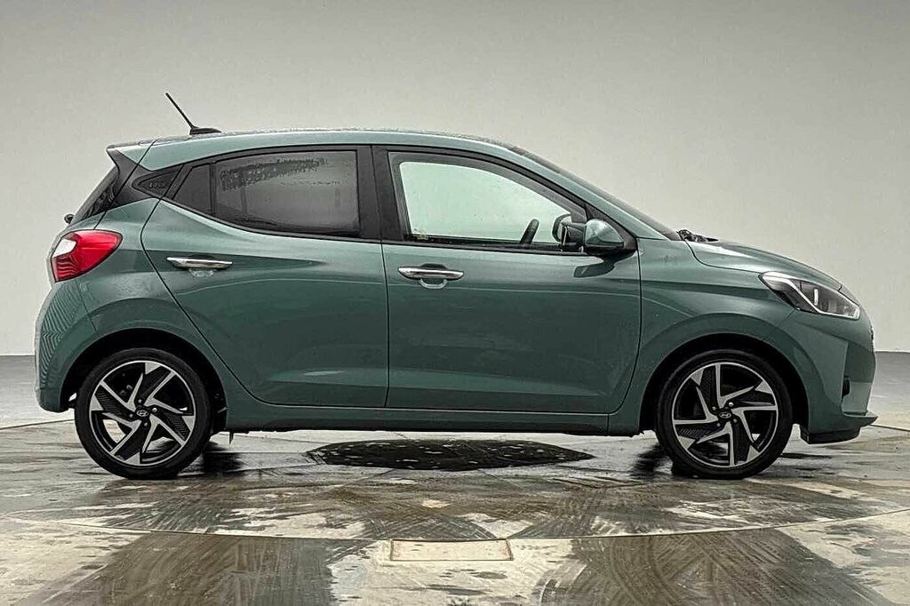 Hyundai I10 1.2 79 Premium Nav Green #3