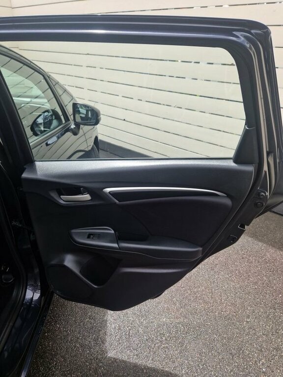 Honda Jazz 1.3 I-vtec Se Silver #17