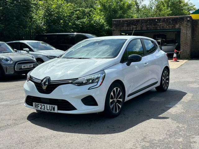 Renault Clio 1.6 E-tech Evolution Hatchback RF23LUW White #3