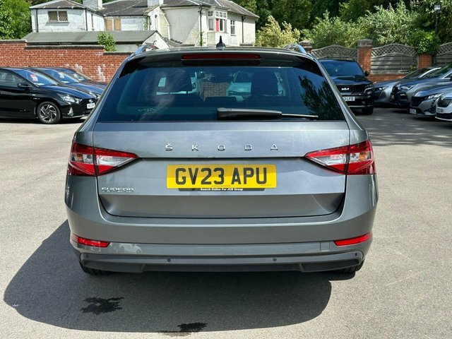Skoda Superb 1.5 Tsi Se L White #8