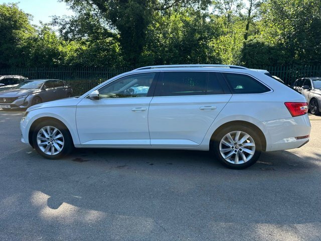 Skoda Superb 1.5 Tsi Act Se White #5