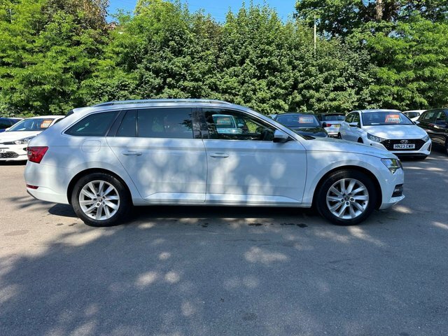Skoda Superb 1.5 Tsi Act Se White #4