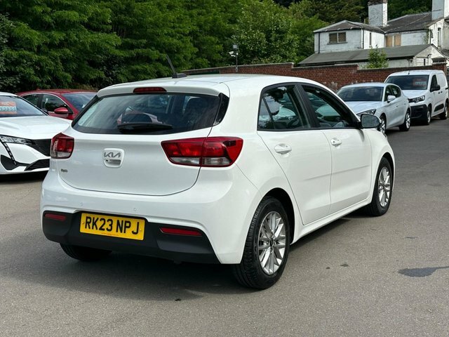 Kia RIO 1.2 2 Hatchback White #6