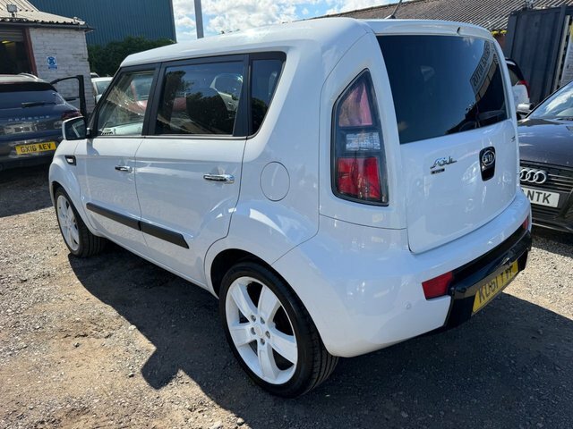 Kia Soul 1.6 Crdi Echo Suv White #5