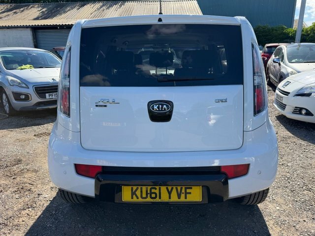 Kia Soul 1.6 Crdi Echo Suv White #6