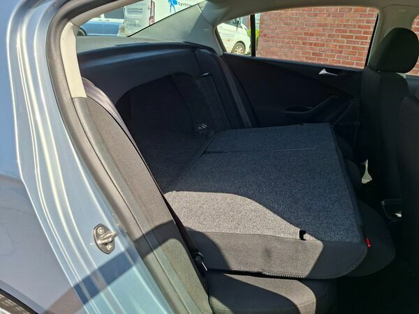 Volkswagen Passat 1.4 S Tsi 121 Bhp Silver #23