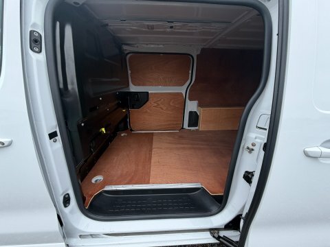 Vauxhall Vivaro 1.5 Turbo KM72XZO White #5