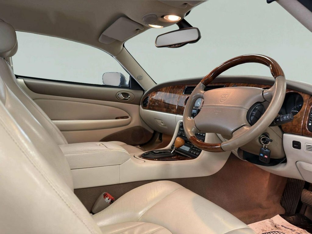 Jaguar XK8 Xk8 Silver #33