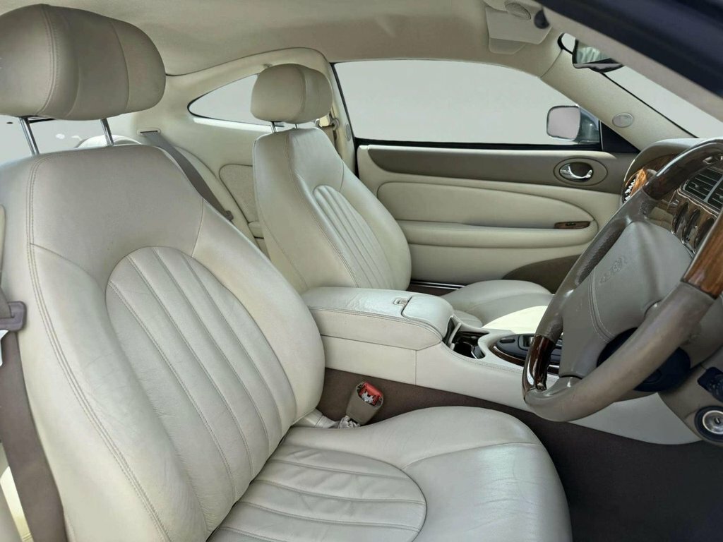 Jaguar XK8 Xk8 Silver #24