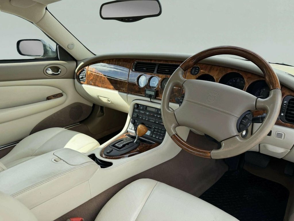 Jaguar XK8 Xk8 Silver #22