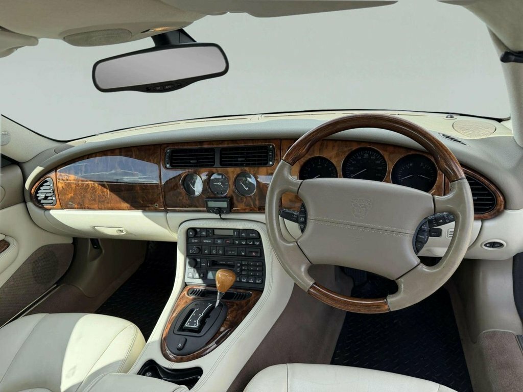 Jaguar XK8 Xk8 Silver #25