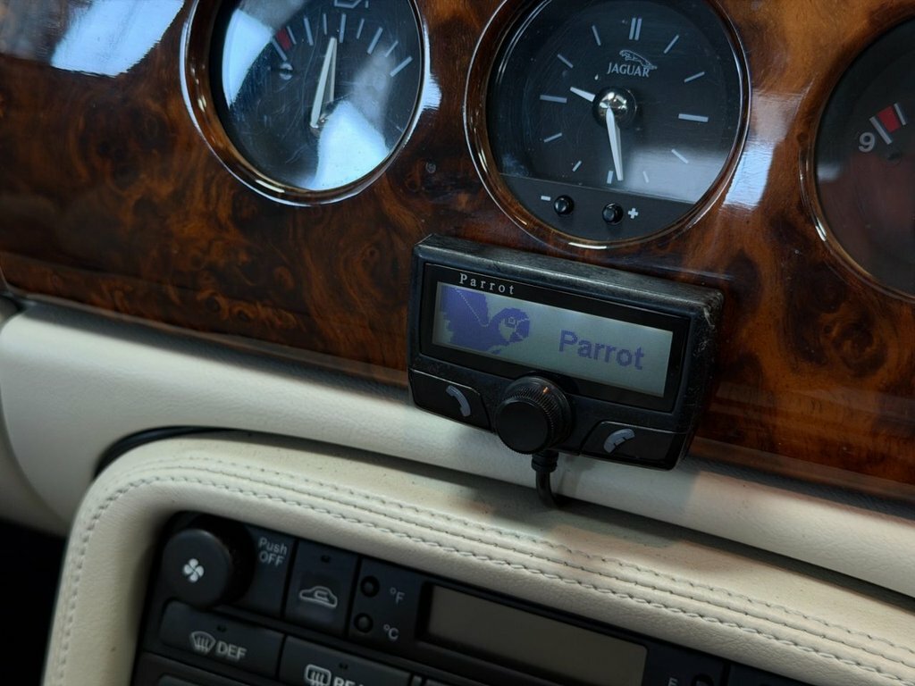 Jaguar XK8 Xk8 Silver #66