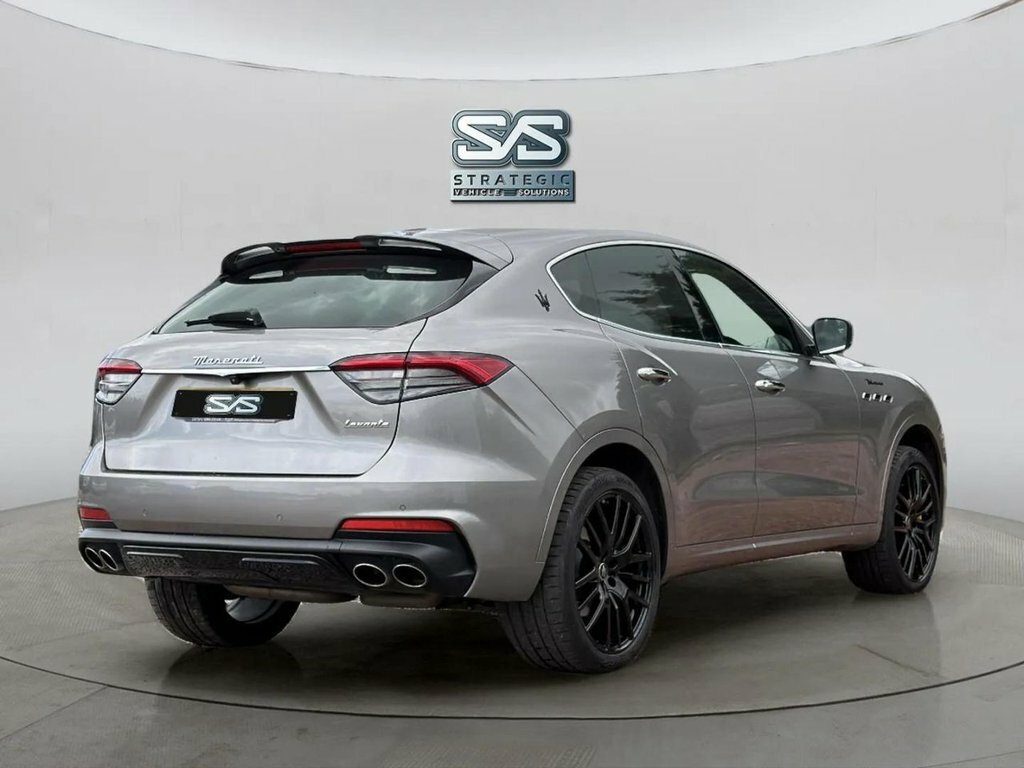 Maserati Levante 3L Modena Grey #4