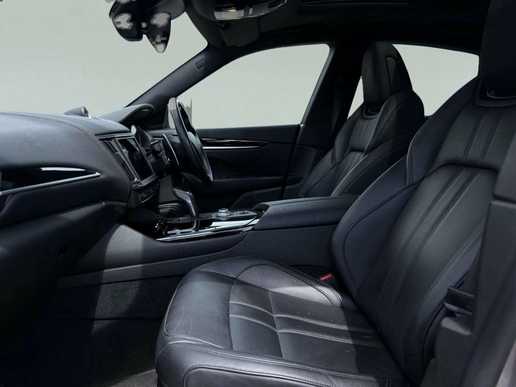Maserati Levante Hybrid Gt White #31