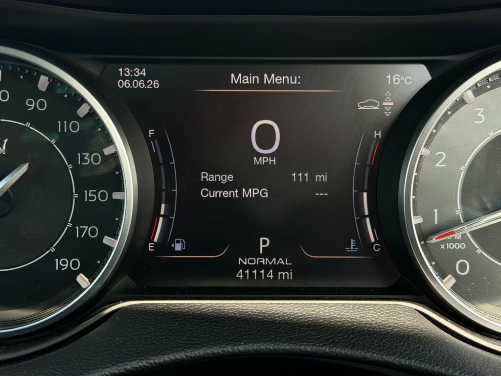 Maserati Levante Hybrid Gt White #35