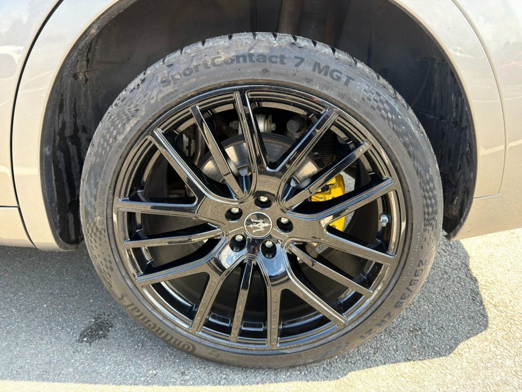 Maserati Levante Hybrid Gt White #63