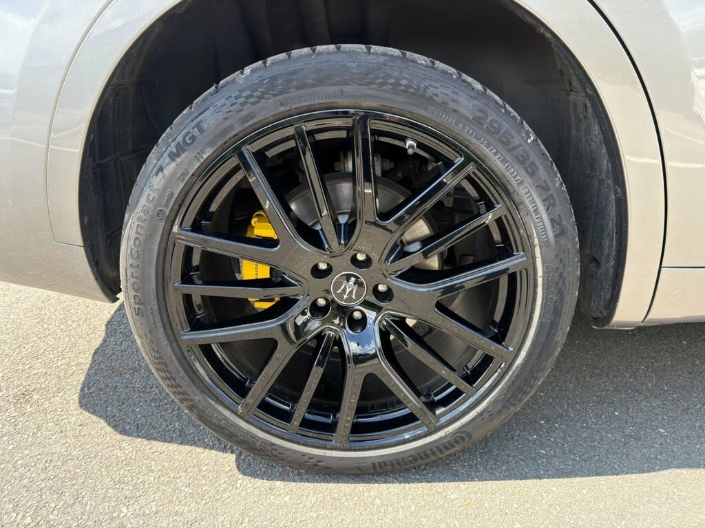 Maserati Levante Hybrid Gt White #64