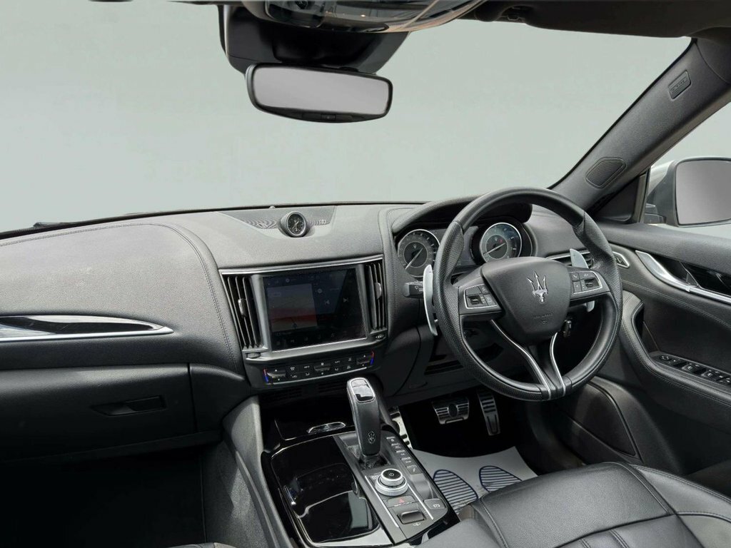 Maserati Levante Hybrid Gt White #13