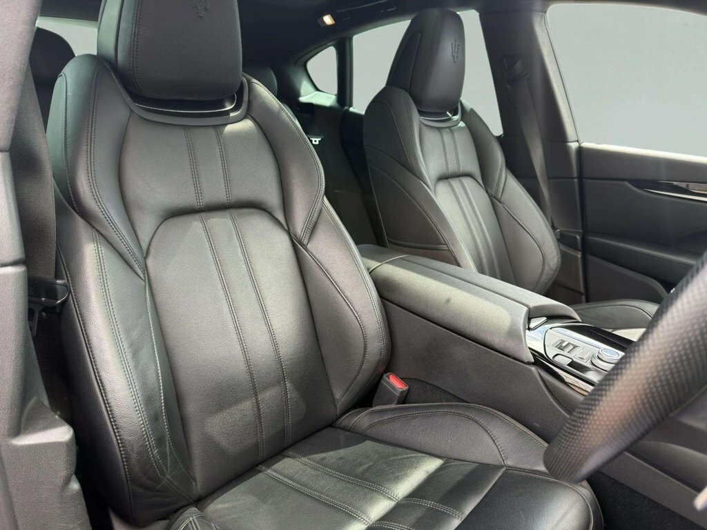 Maserati Levante Hybrid Gt White #19
