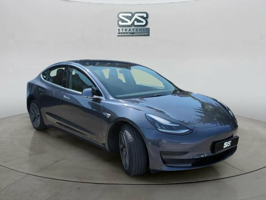 Tesla Model 3 Saloon Grey