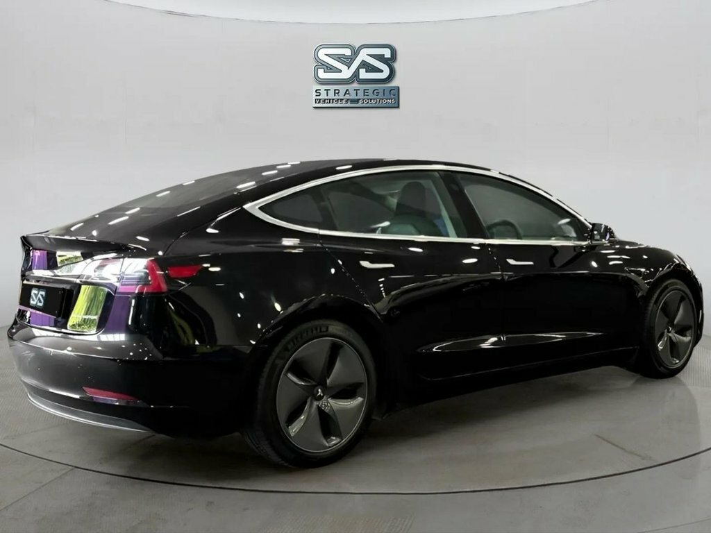 Tesla Model 3 Saloon Black #3