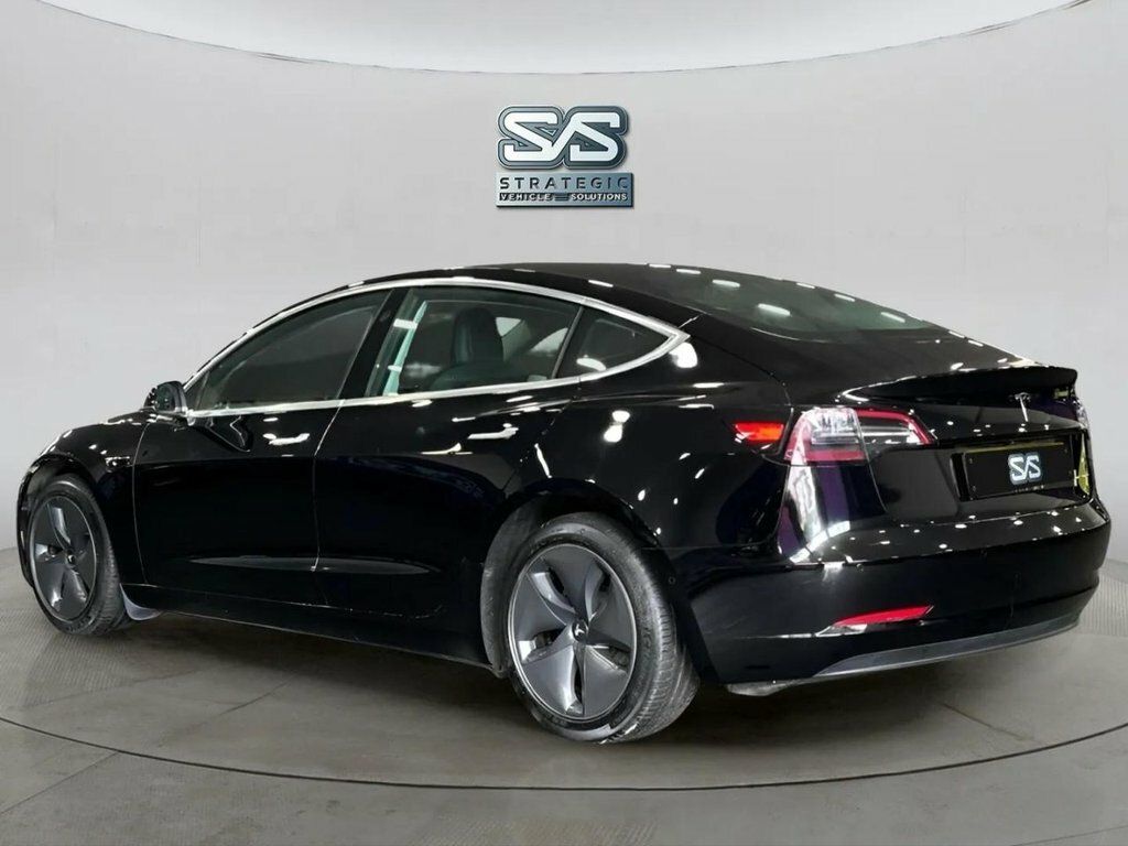 Tesla Model 3 Saloon Black #4